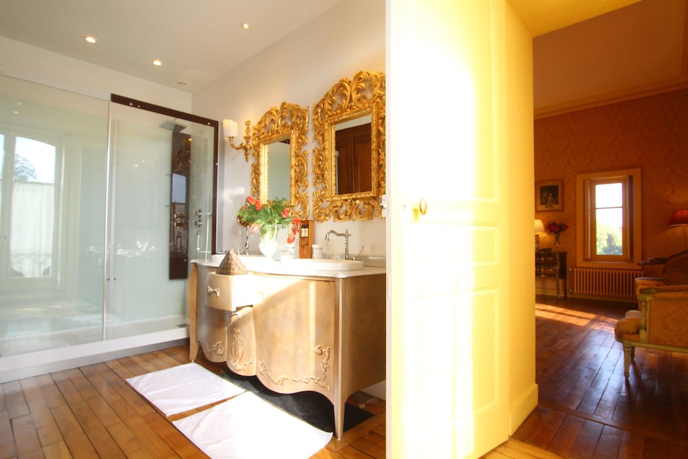 Marquis Room photo 3