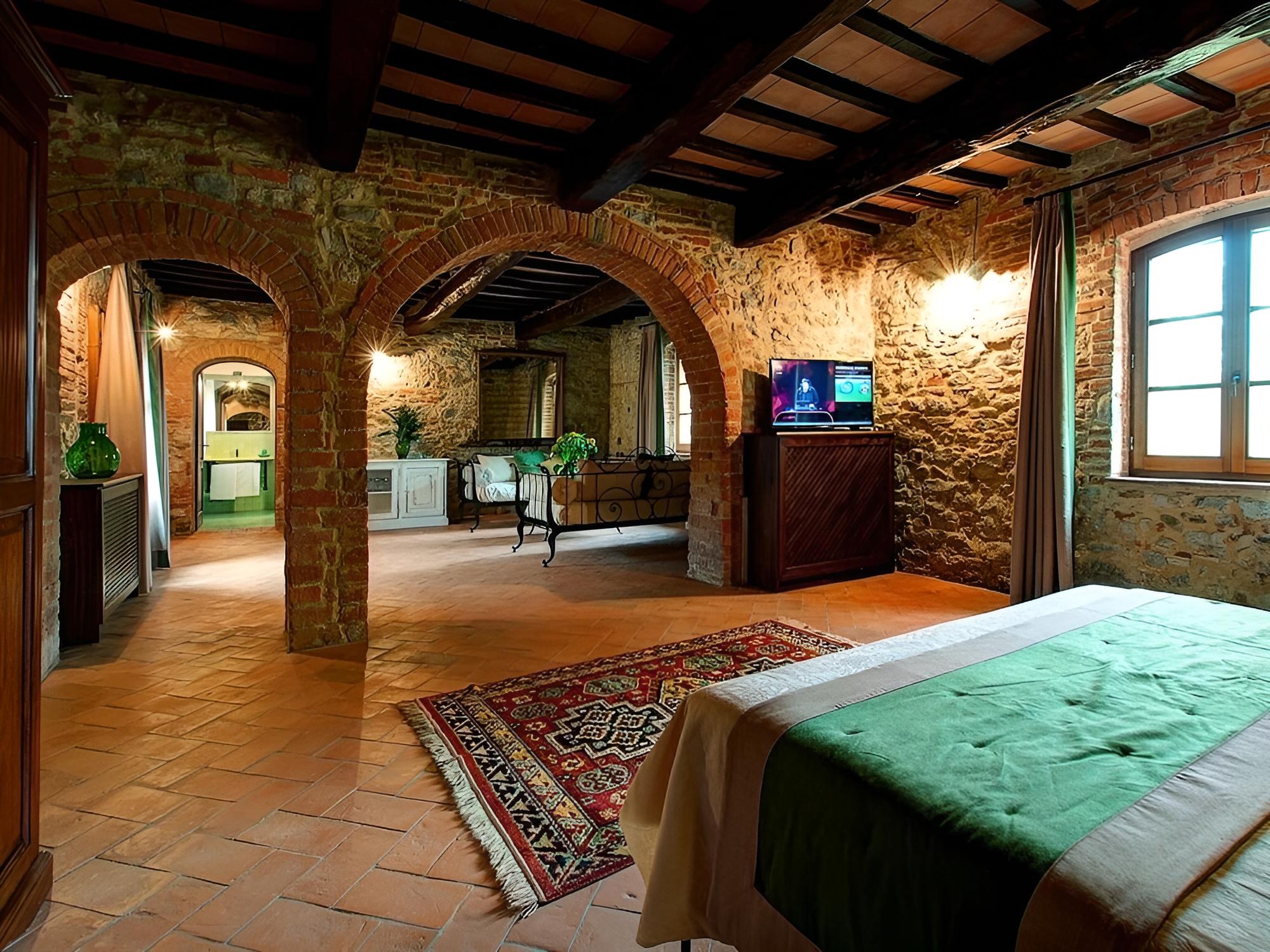 Superior Suite, Ensuite, Garden View ("Girasole") photo 3