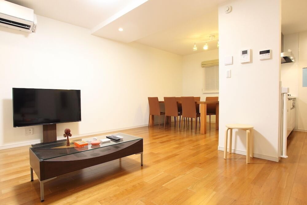 House, 3 Bedrooms photo 2