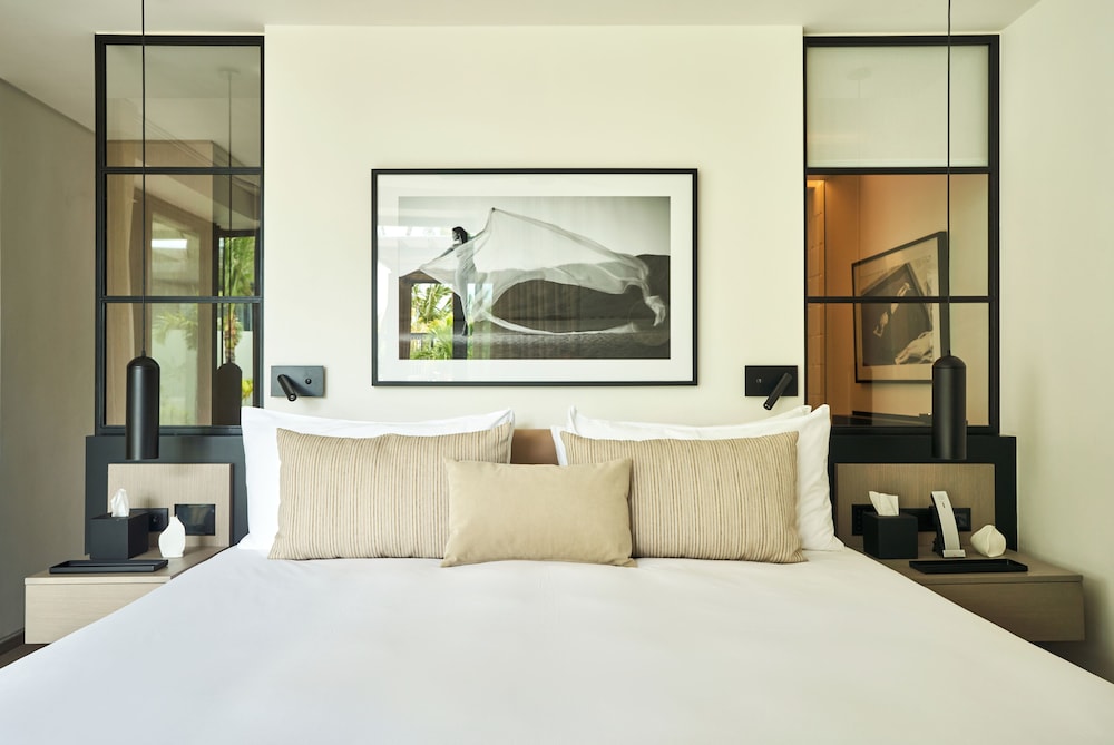 Superior Suite, 1 King Bed (LUX* Beachfront Pool Villa)