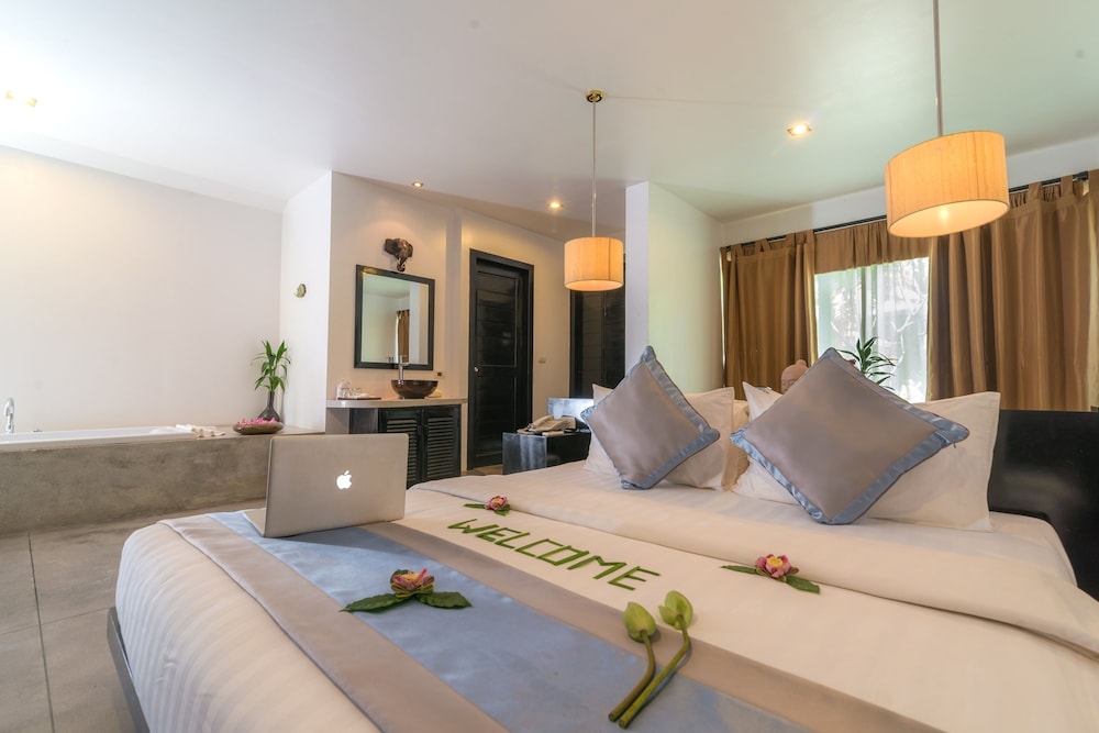 Deluxe King or Twin Room, Pool View - Free Pick Up and Transfer