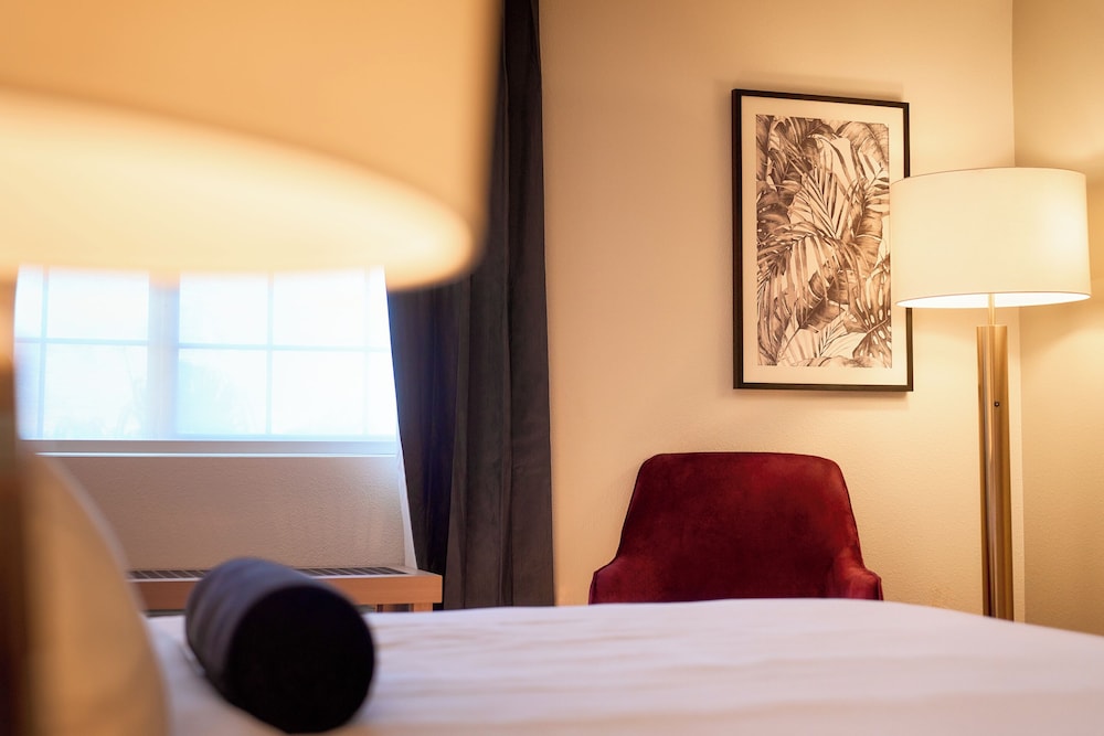 Premium Room, 2 Queen Beds - Photo 4