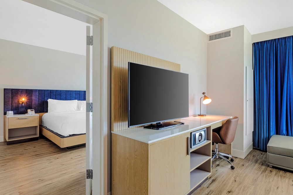 Suite, 1 Bedroom, Mobility Accessible (Silos View, Extra Bathroom) - Photo 3