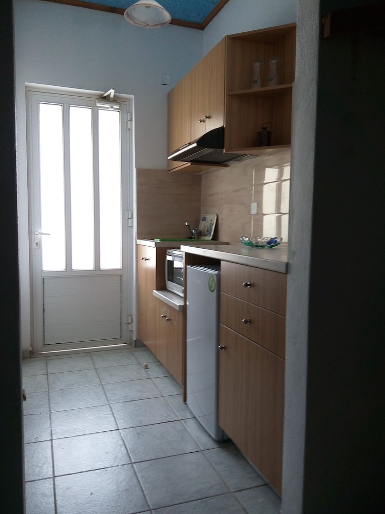 Double Room (with extra bed) photo 3