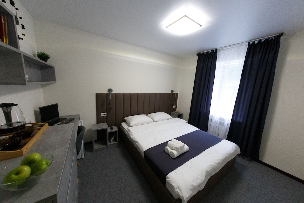 Room, 1 Queen Bed photo 1