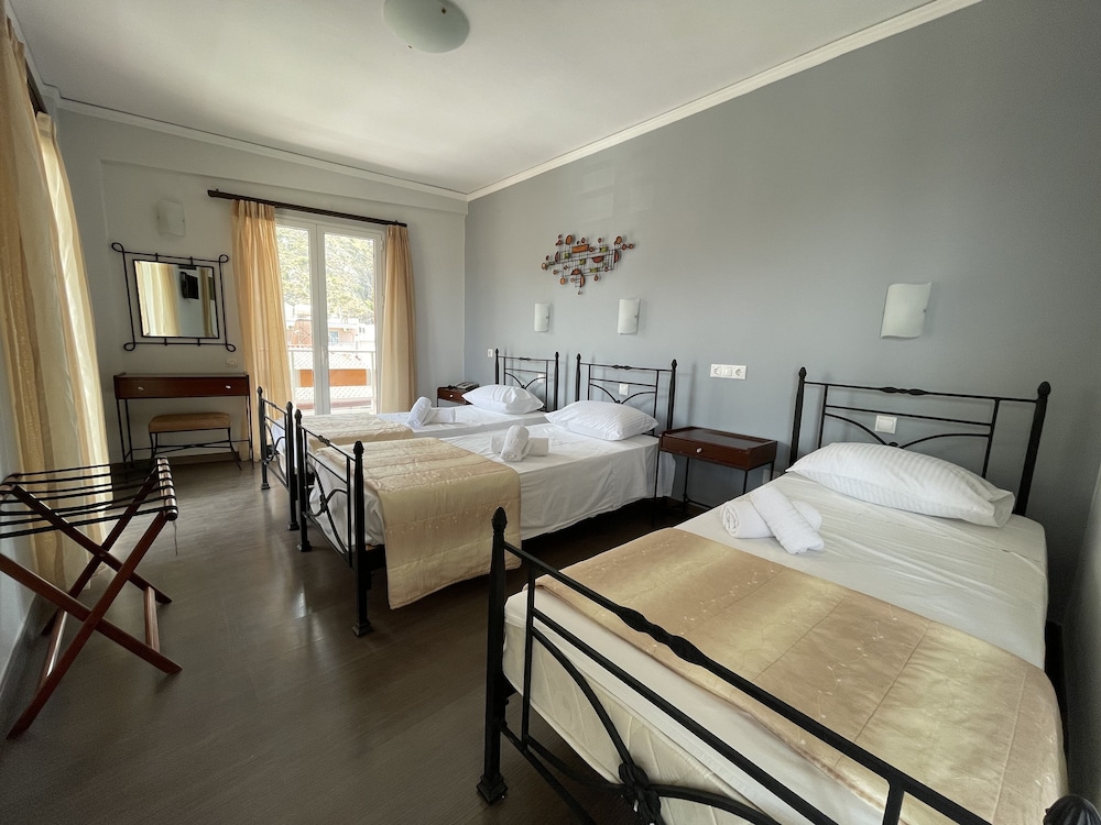 Basic Triple Room