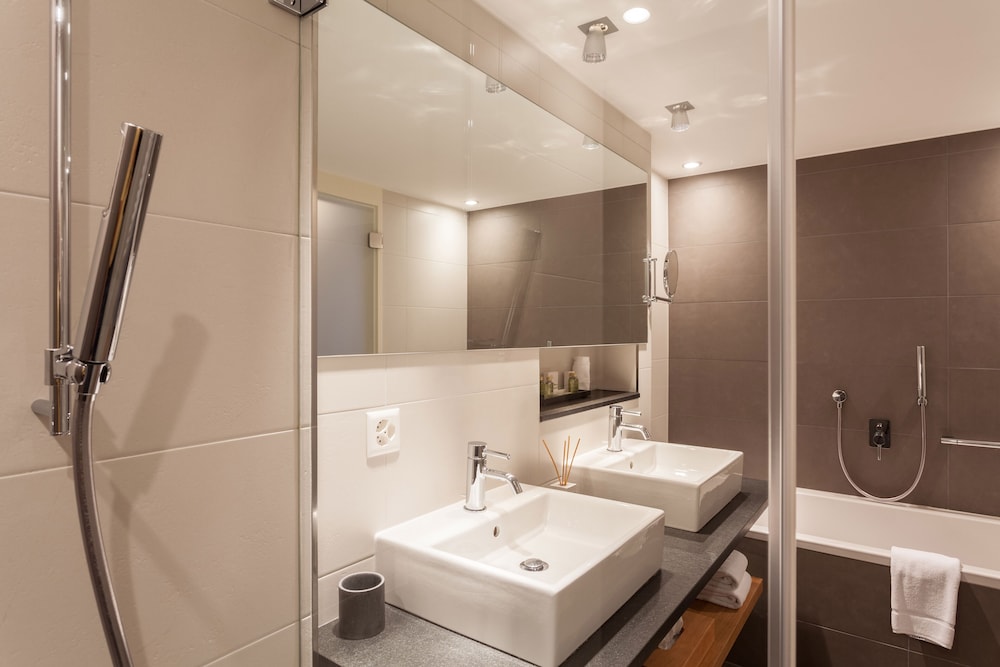 Family Suite (Superior) - Photo 10