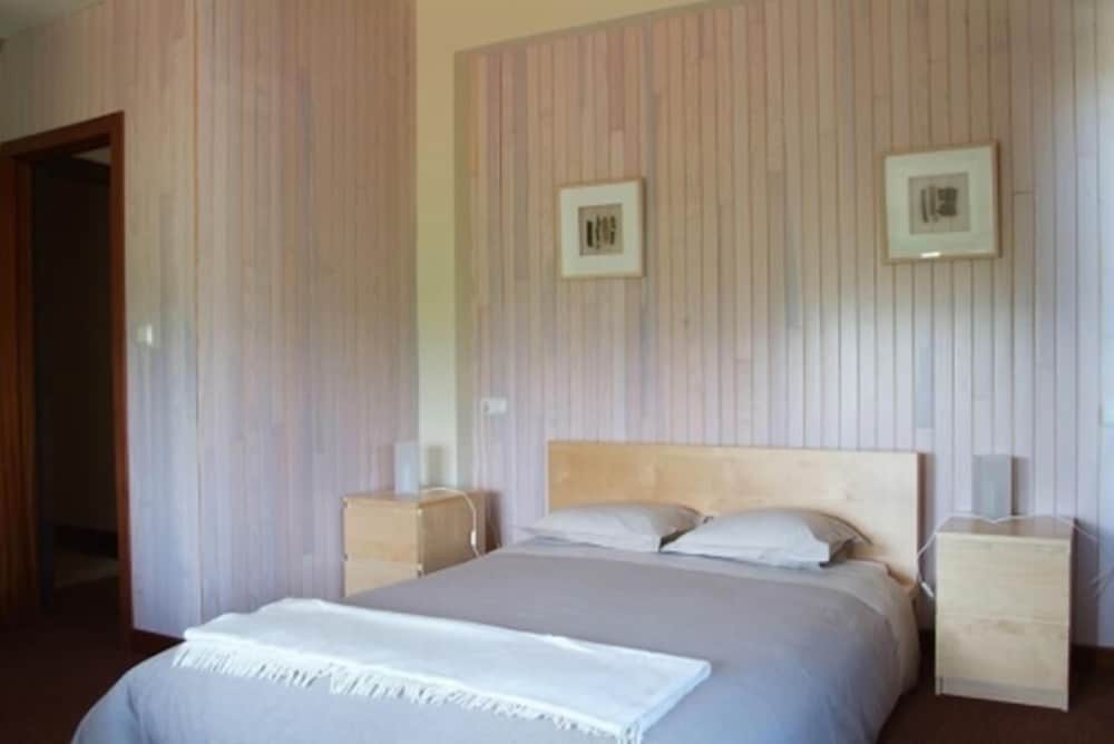 Double or Twin Room, Shared Bathroom - Photo 1