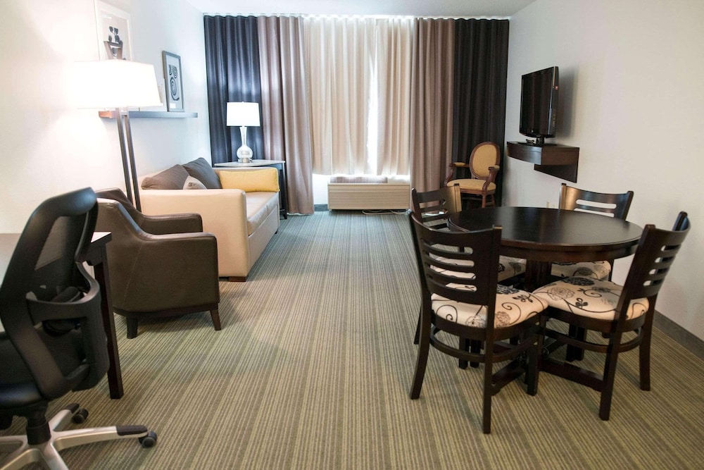 Suite, 1 Bedroom, Non Smoking - Photo 2