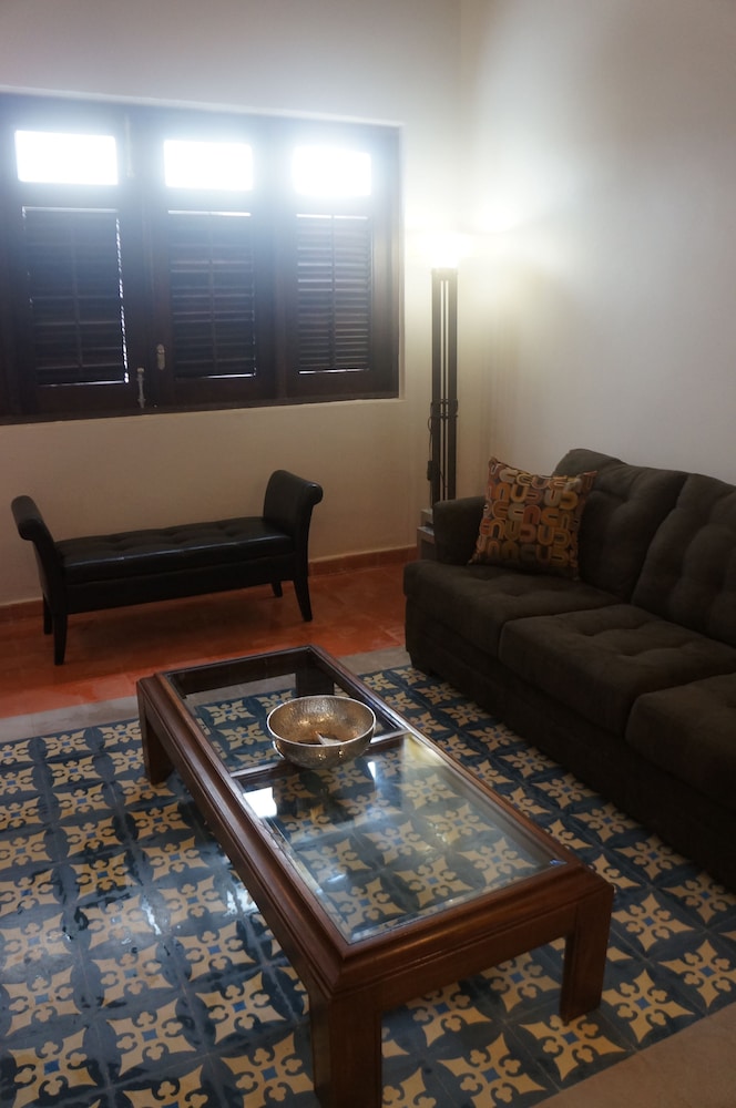 First Class Suites - Photo 1