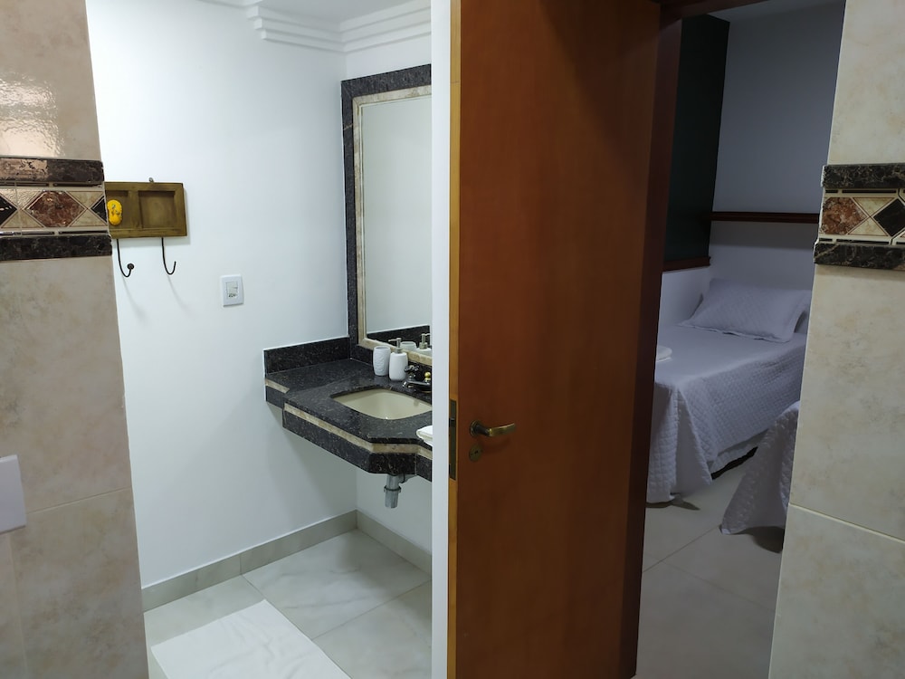 Triple Room - Photo 13