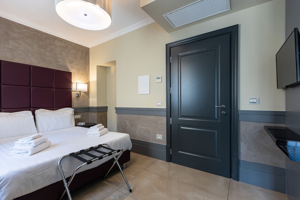 Traditional Double or Twin Room - Photo 7