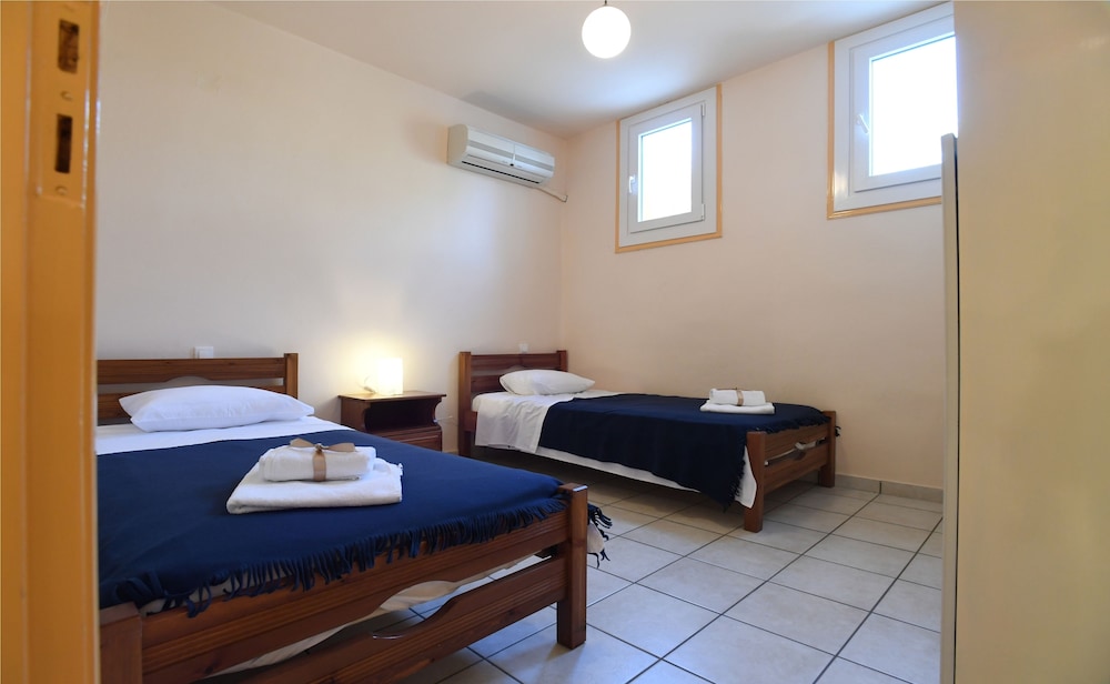 Basic House, 2 Bedrooms photo 1