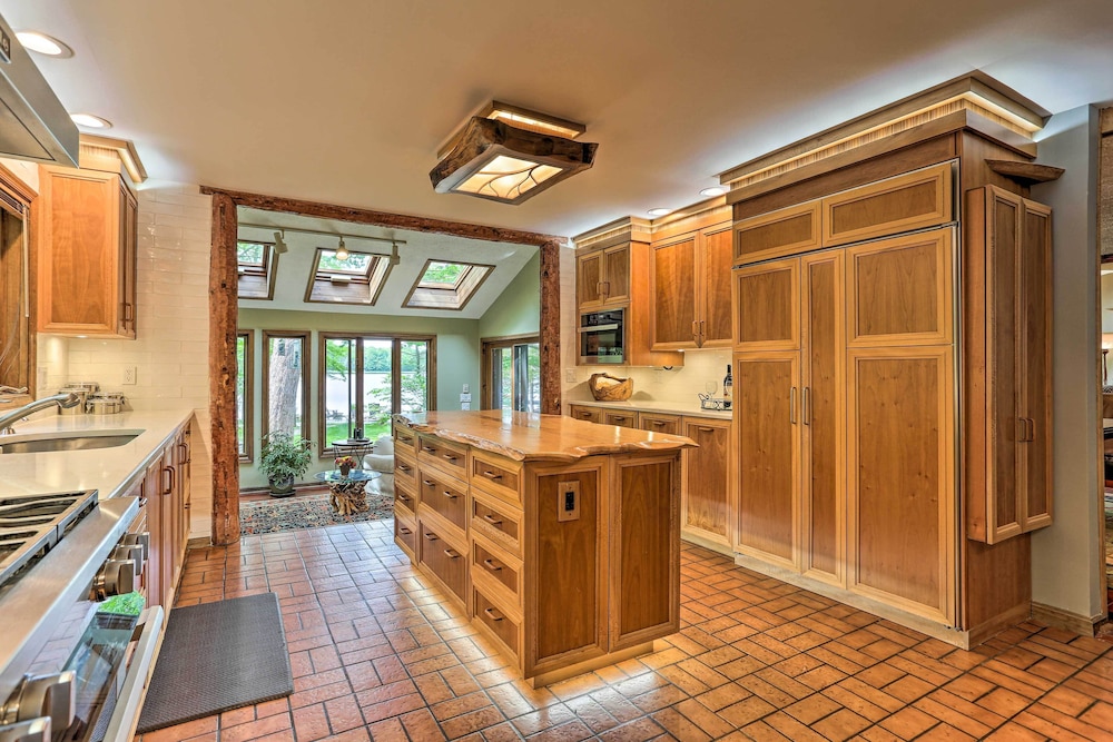 House (4 Bedrooms) photo 2