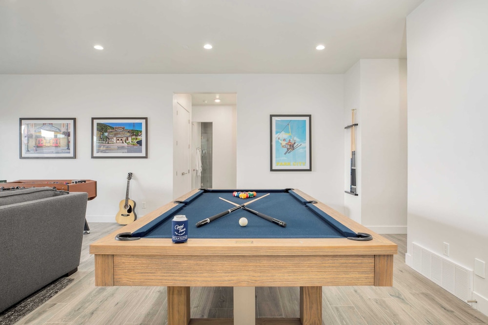 House (6 Bedrooms) photo 2