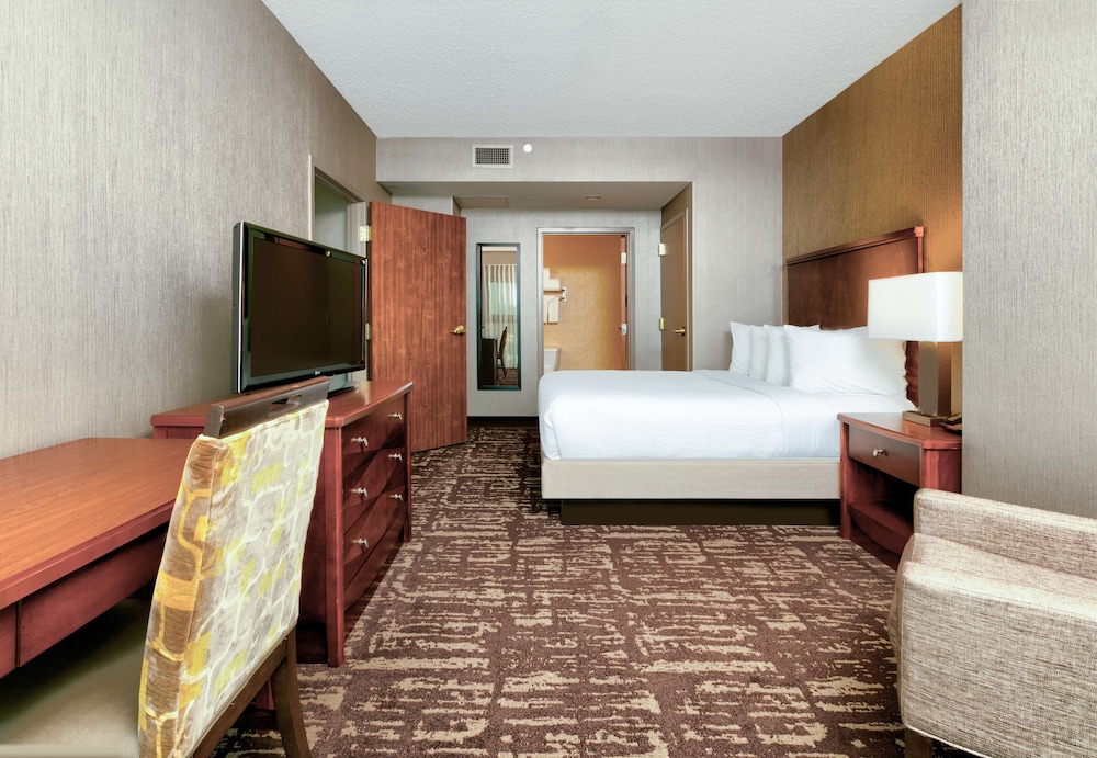 Premier Suite, 1 Queen Bed, Non Smoking - Photo 4