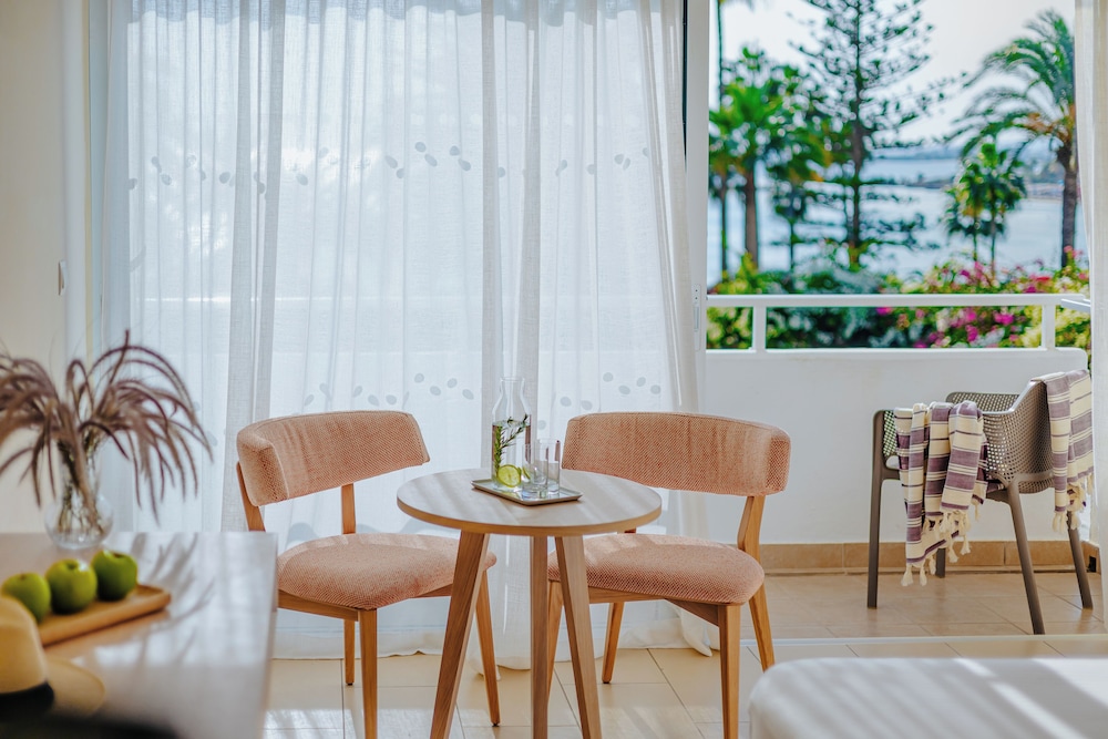 Standard Room, Sea View - Photo 9