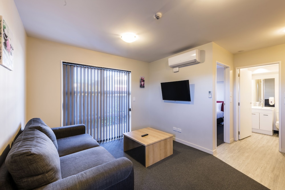 Superior Room, 1 Bedroom thumbnail 6