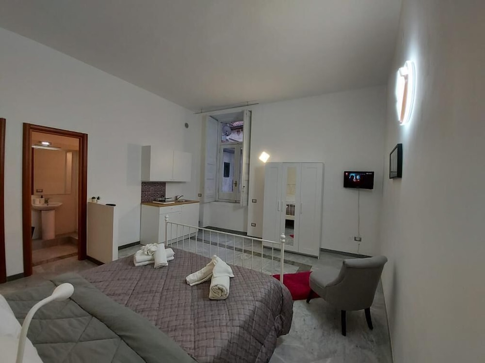 Basic Triple Room, Private Bathroom