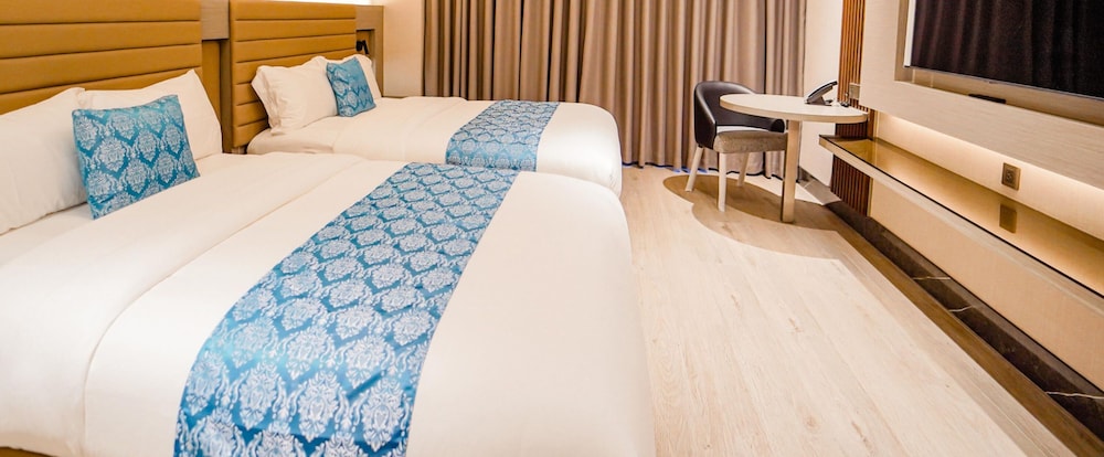 Deluxe Room, 2 Double Beds - Photo 1