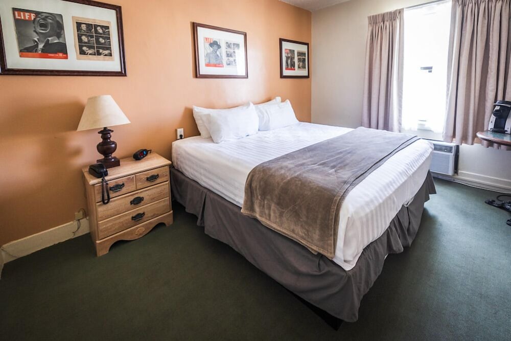 Standard Room, 1 King Bed photo 1