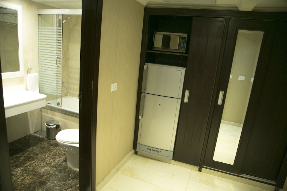 Family CORNER Suite
