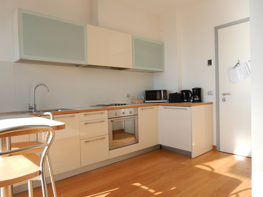 Romantic Apartment, 1 Bedroom, Lake View, Courtyard Area photo 3