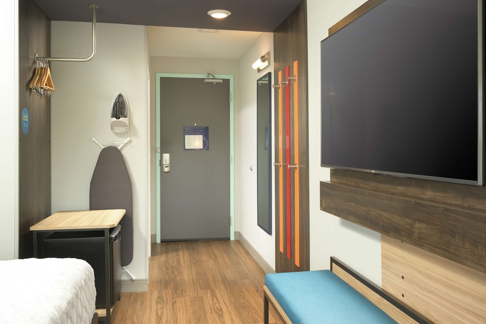 Room, 2 Queen Beds, Accessible (Hearing) - Photo 5