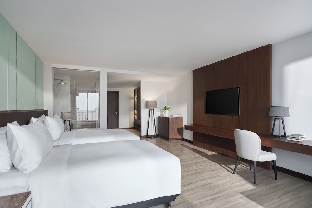 Deluxe Twin Room, City View photo 3