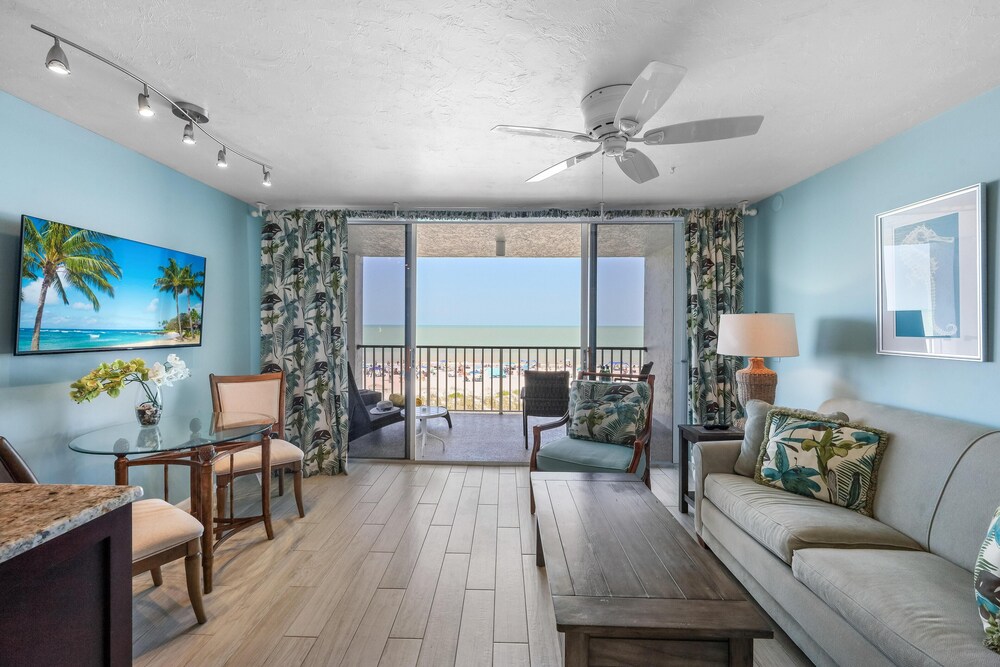 Condo, 1 King Bed (Unique beachfront condo with panorami)