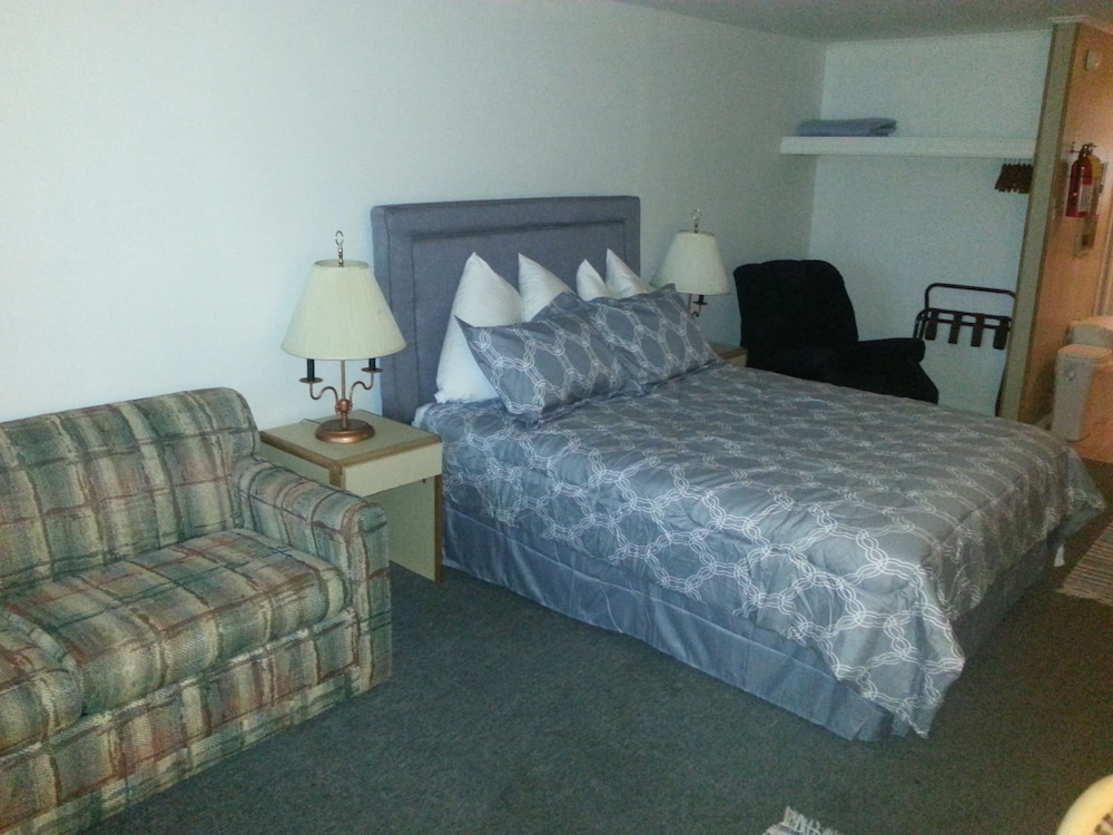 Standard Room, 1 Queen Bed, Smoking photo 1