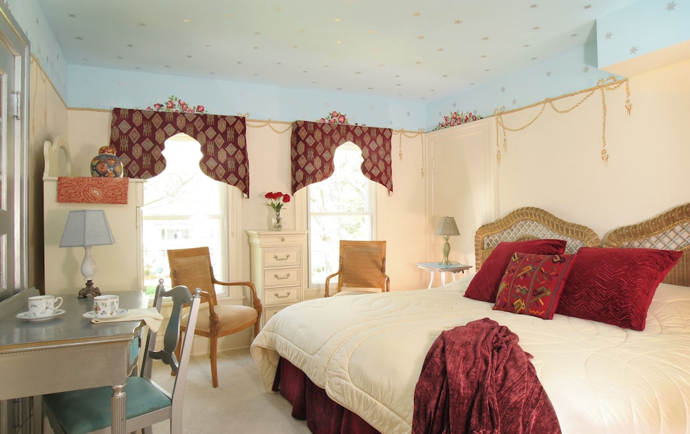 307 Colette Suite
