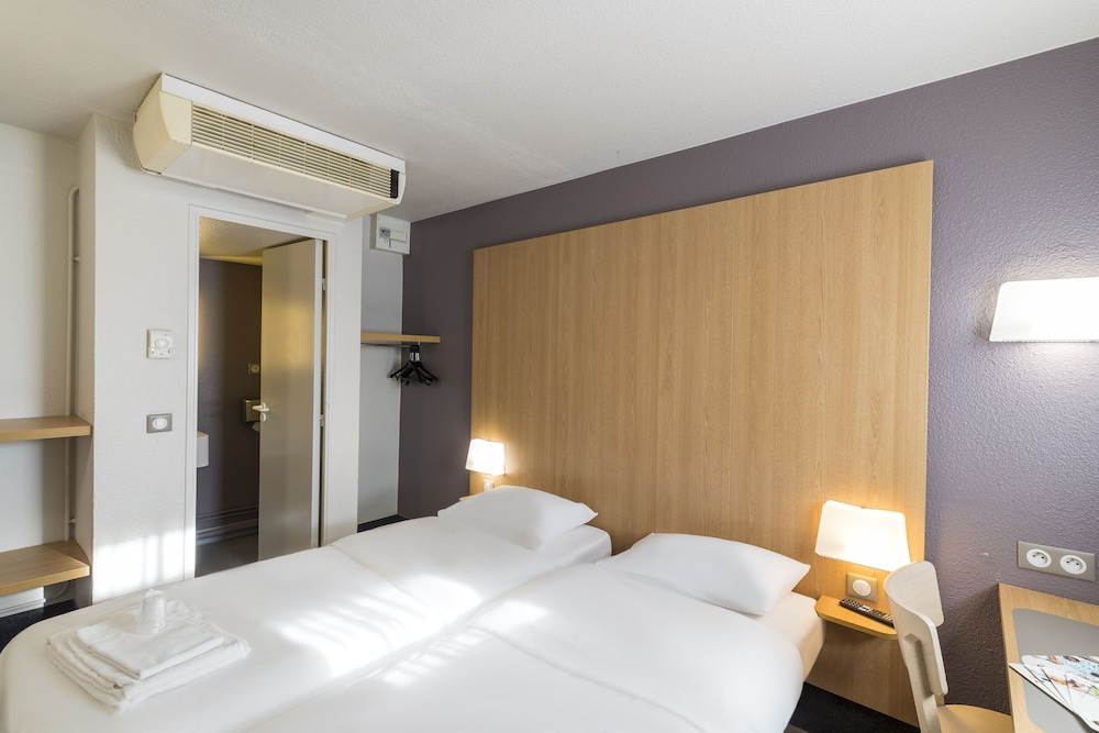 Twin Room, Non Smoking photo 3