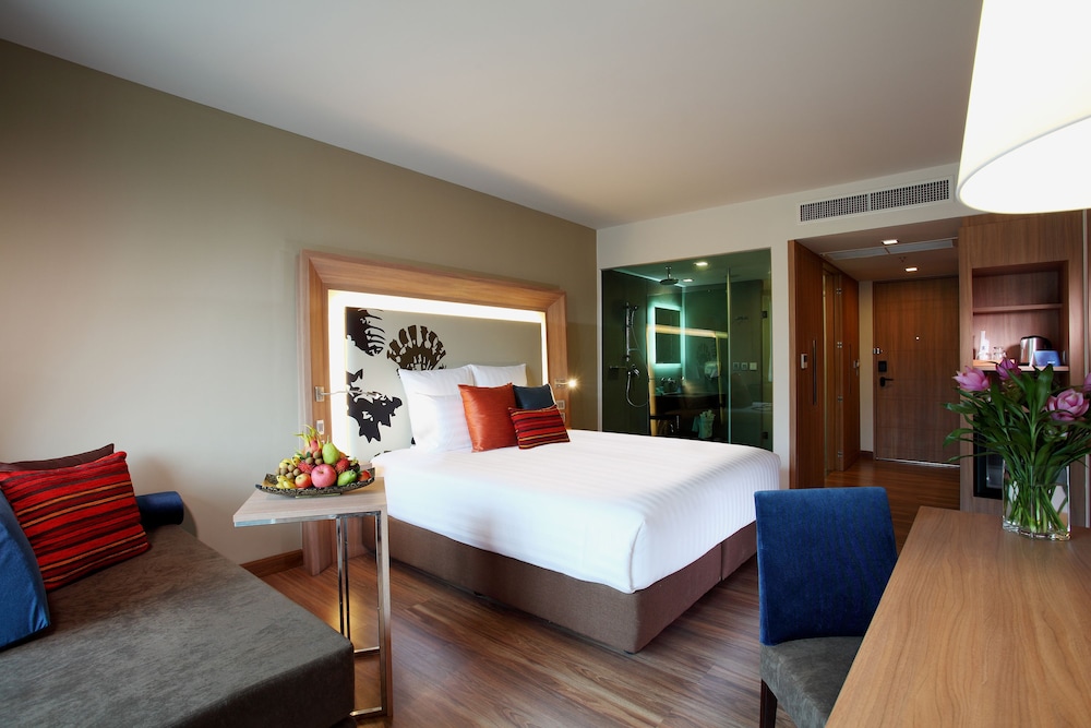 Room, 1 King Bed (Ocean) photo 3