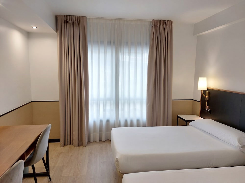 Superior Twin Room - Photo 5