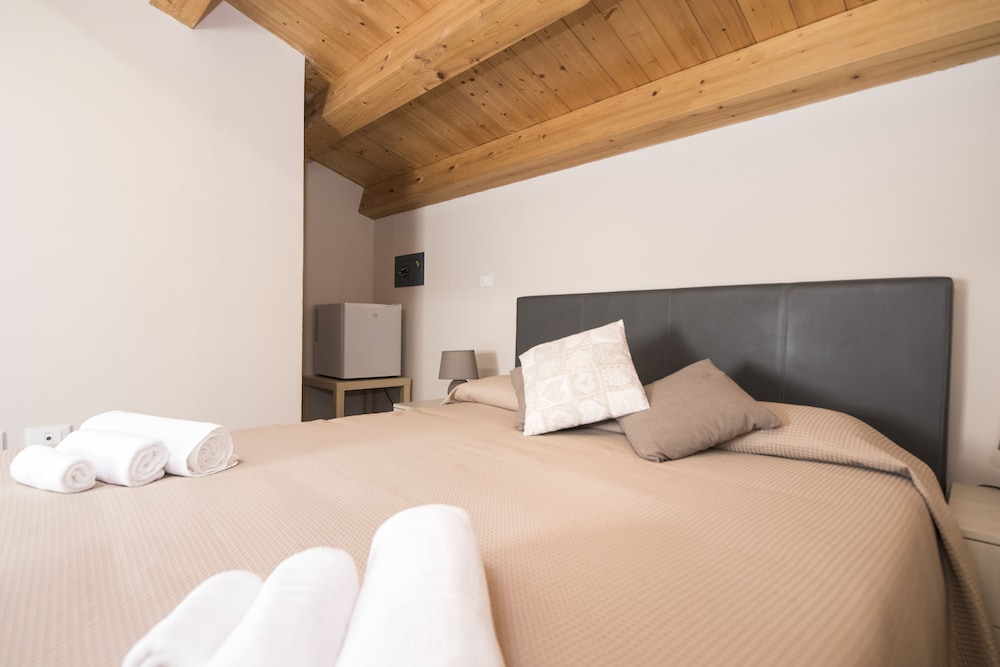 Basic Triple Room, 1 Bedroom photo 3