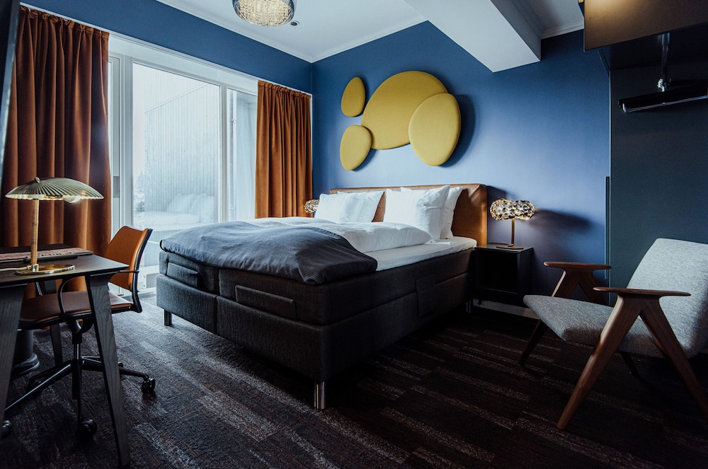 Suite, 1 Bedroom - Photo 5