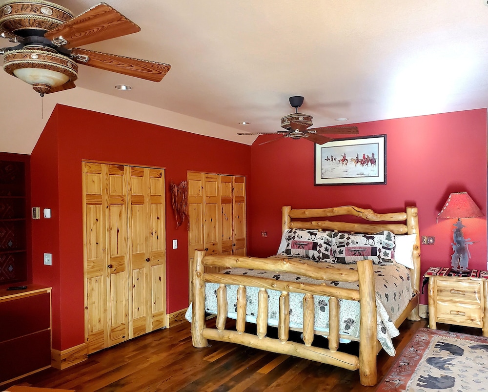 Presidential Studio Suite, Multiple Beds, Kitchen, Mountain View