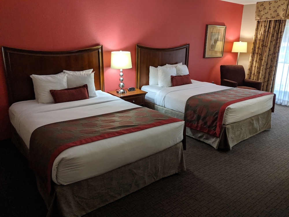 Suite, 2 Queen Beds photo 3