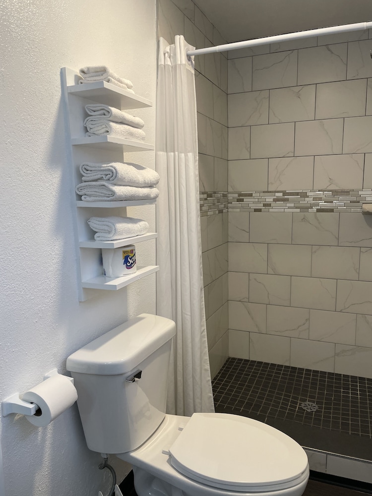 Room, Ensuite (Single Queen) photo 2