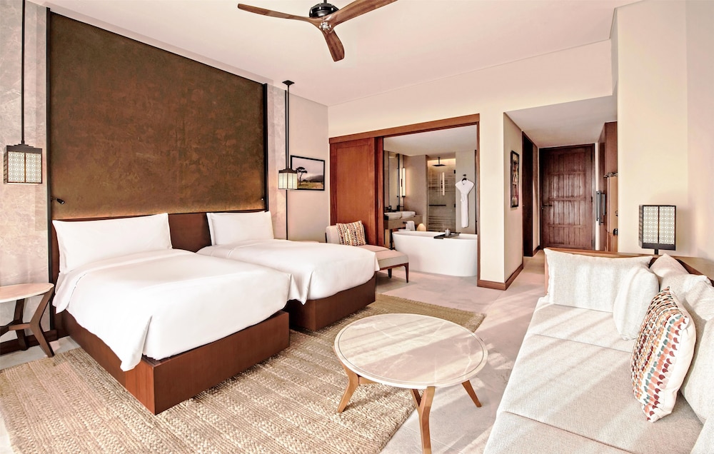 Room, 2 Twin Beds, Terrace, Lagoon View - Photo 3