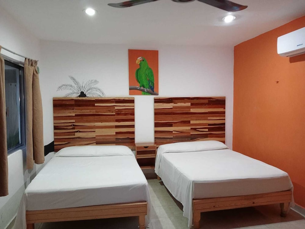 Family Double Room, 2 Queen Beds photo 2