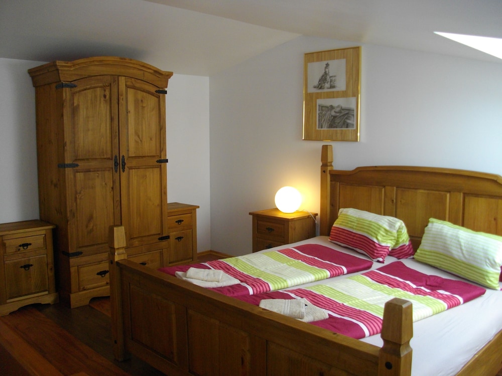 Traditional Apartment (II)