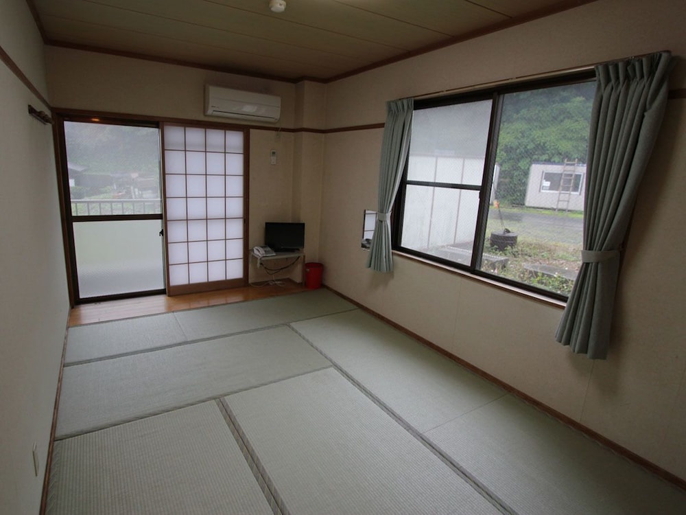 Japanese Style Room For 3 People, Smoking photo 2