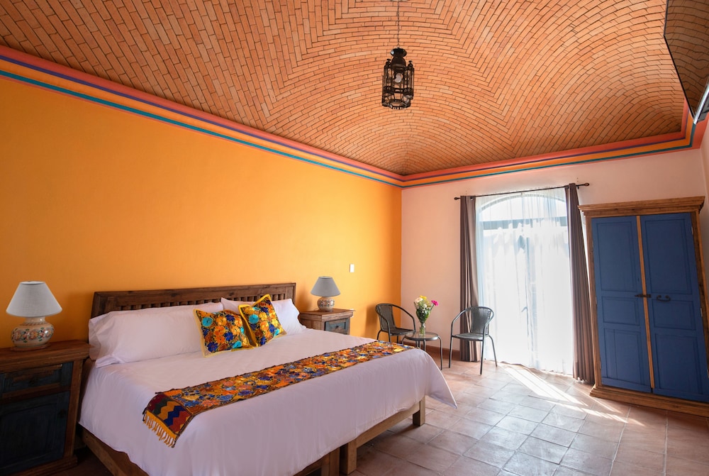 Romantic Room, 1 King Bed, Mountain View photo 1