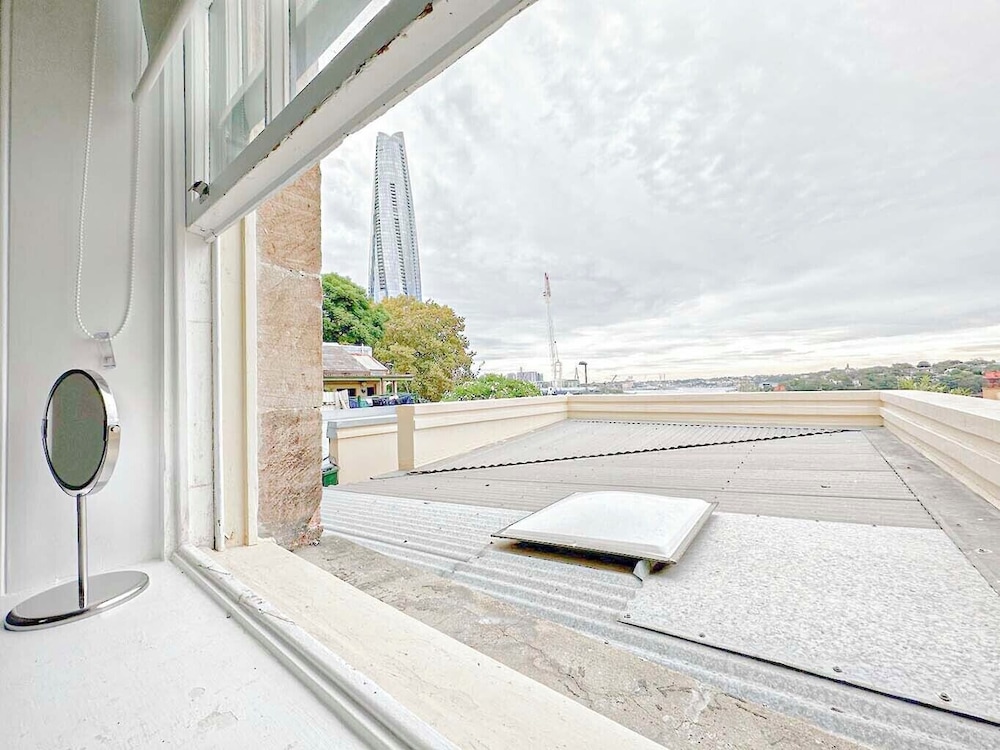 City Room photo 2