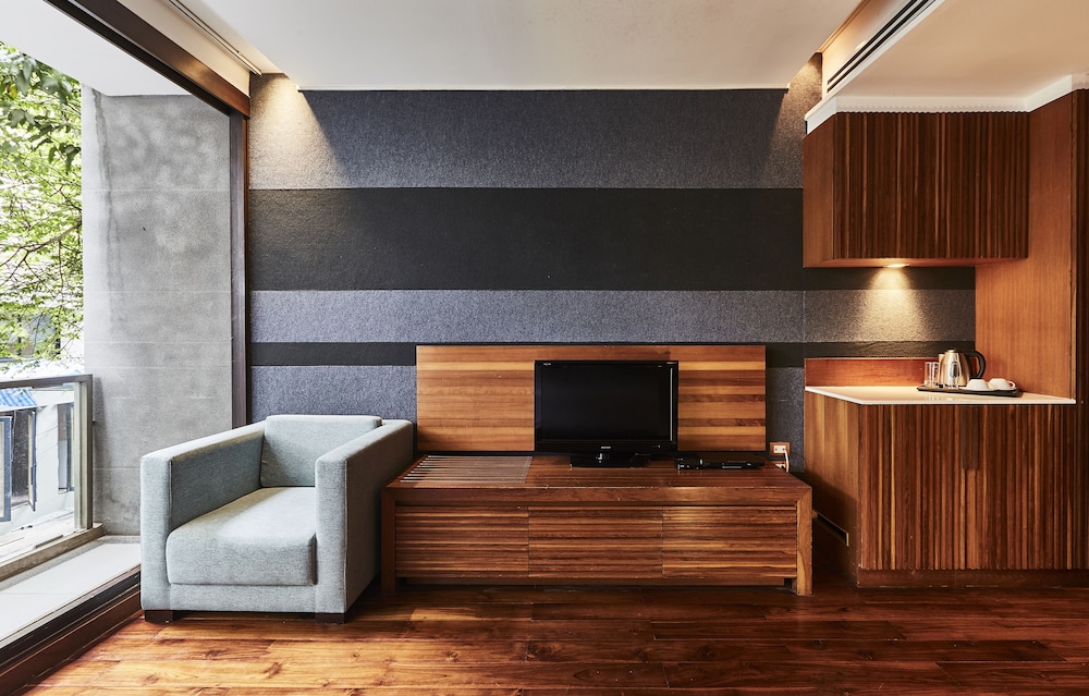 Studio Room (King Size Bed) photo 3