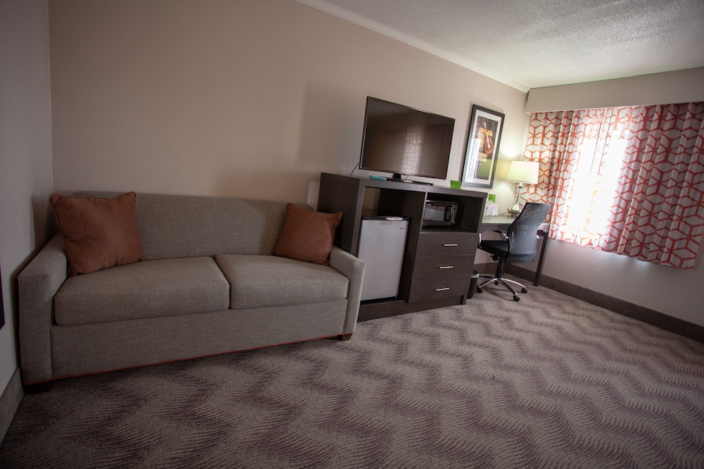 Deluxe Room, 1 King Bed, Non Smoking (Deluxe Executive Room) photo 2