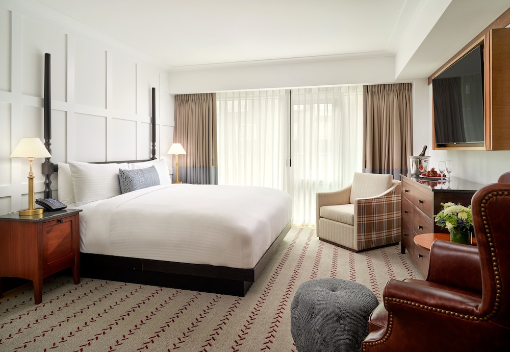 Deluxe Room, 1 King Bed