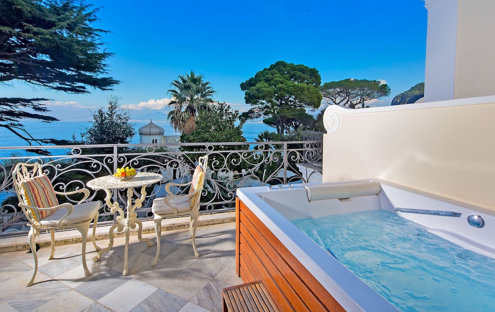 Deluxe Double or Twin Room, Jetted Tub, Sea View - Photo 1
